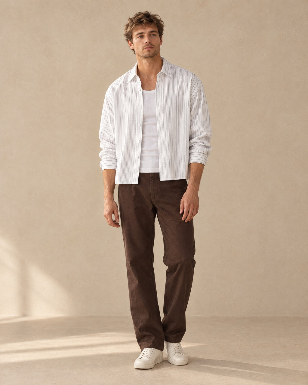 Wit krijtstreep overhemd, boxy cropped fit — voorkant, volledig